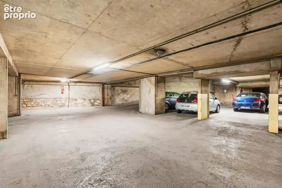 Emplacement de parking 141B rue de Saussure - photo 10