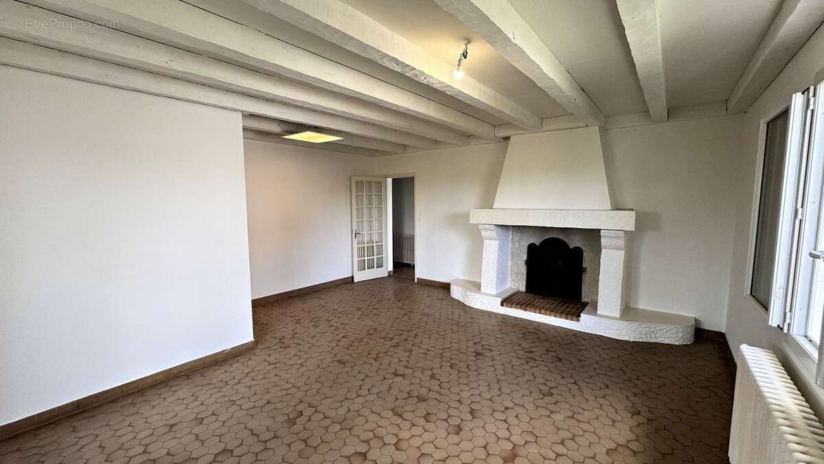 Maison à SAINT-MAGNE-DE-CASTILLON