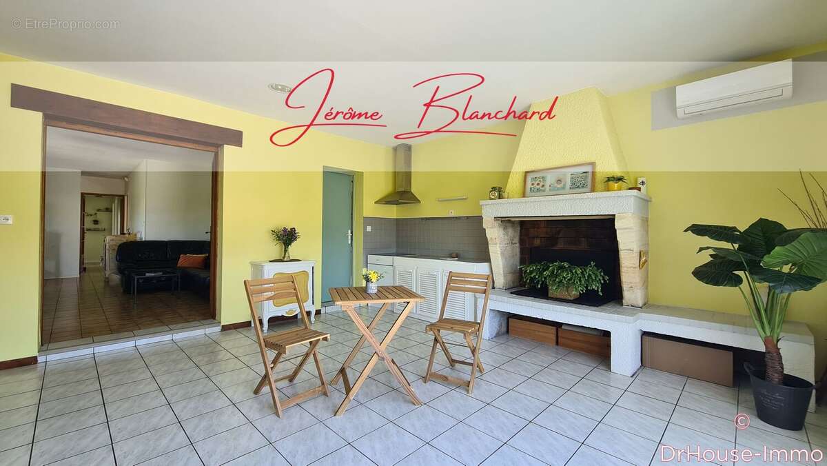 Maison à AMBARES-ET-LAGRAVE