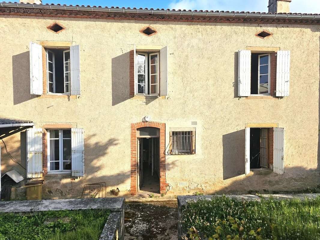 Maison à SAINT-JUERY