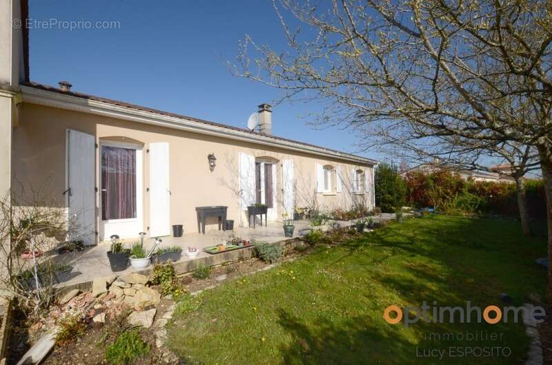 Maison à CHAMPAGNE-MOUTON