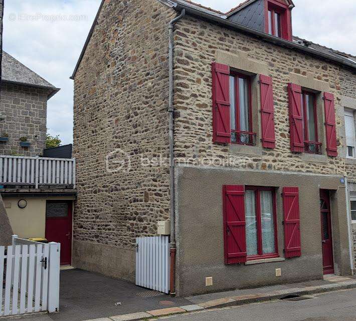 Maison à FOUGERES