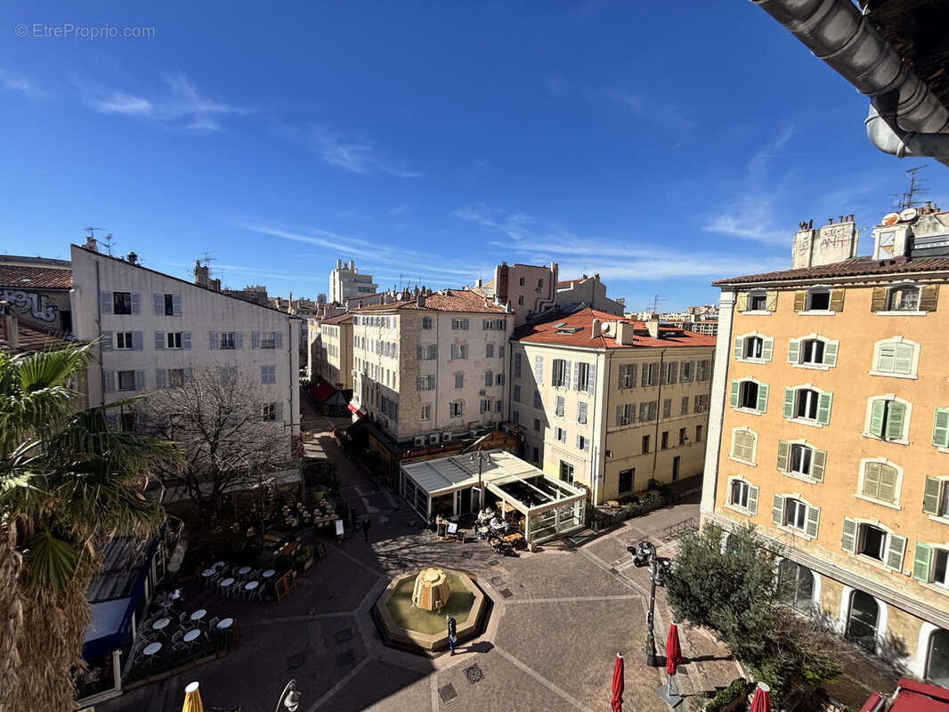 Appartement à MARSEILLE-1E