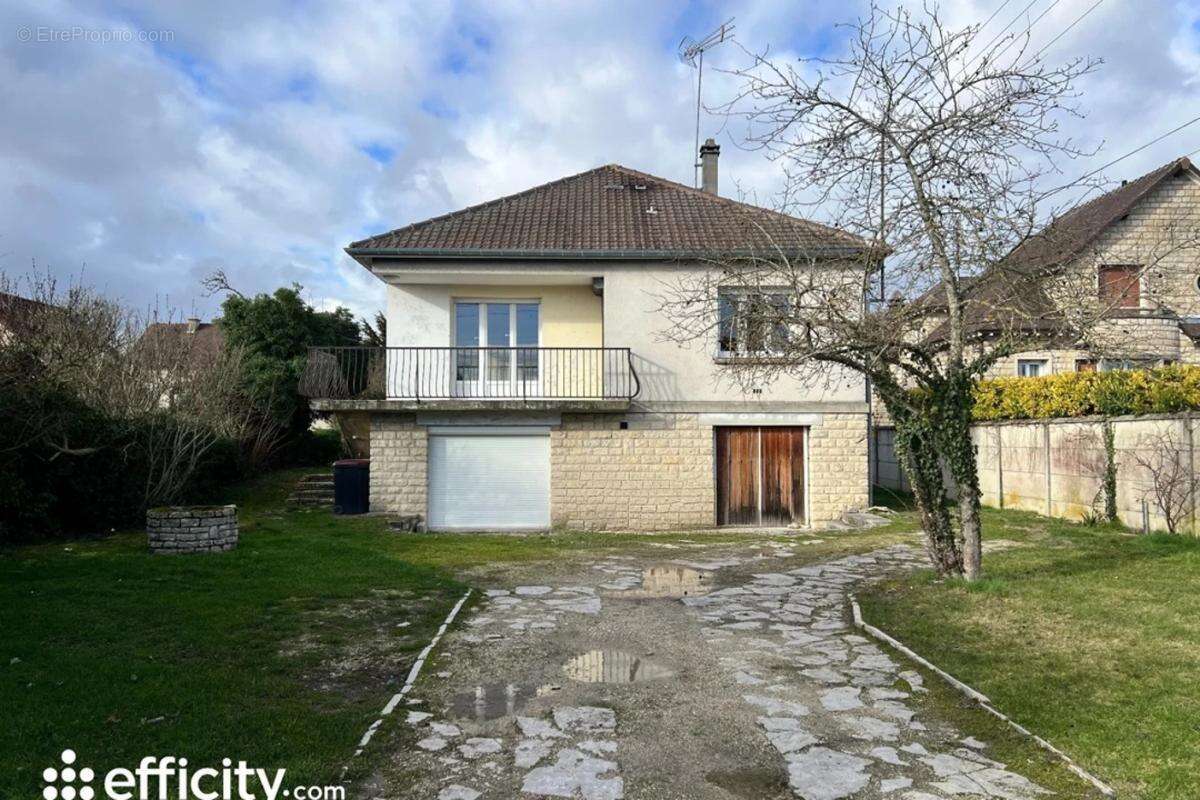 Maison à LA RIVIERE-DE-CORPS
