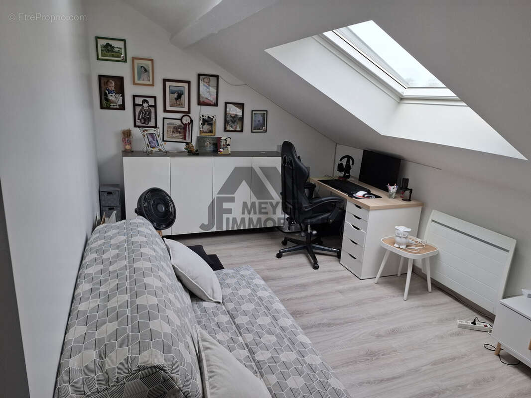 Appartement à CUSTINES