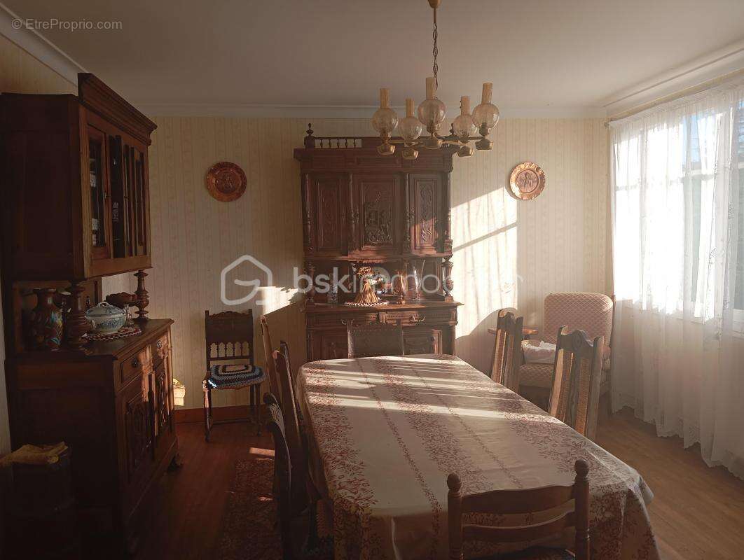 Maison à SAINT-SERVAIS