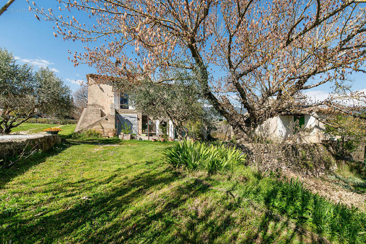 Photo 6 - Maison à CUCURON
