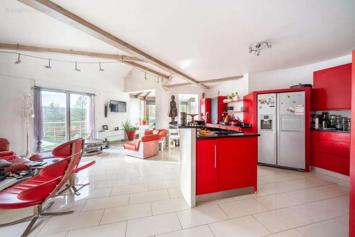 Maison à SAINT-MAURICE-MONTCOURONNE