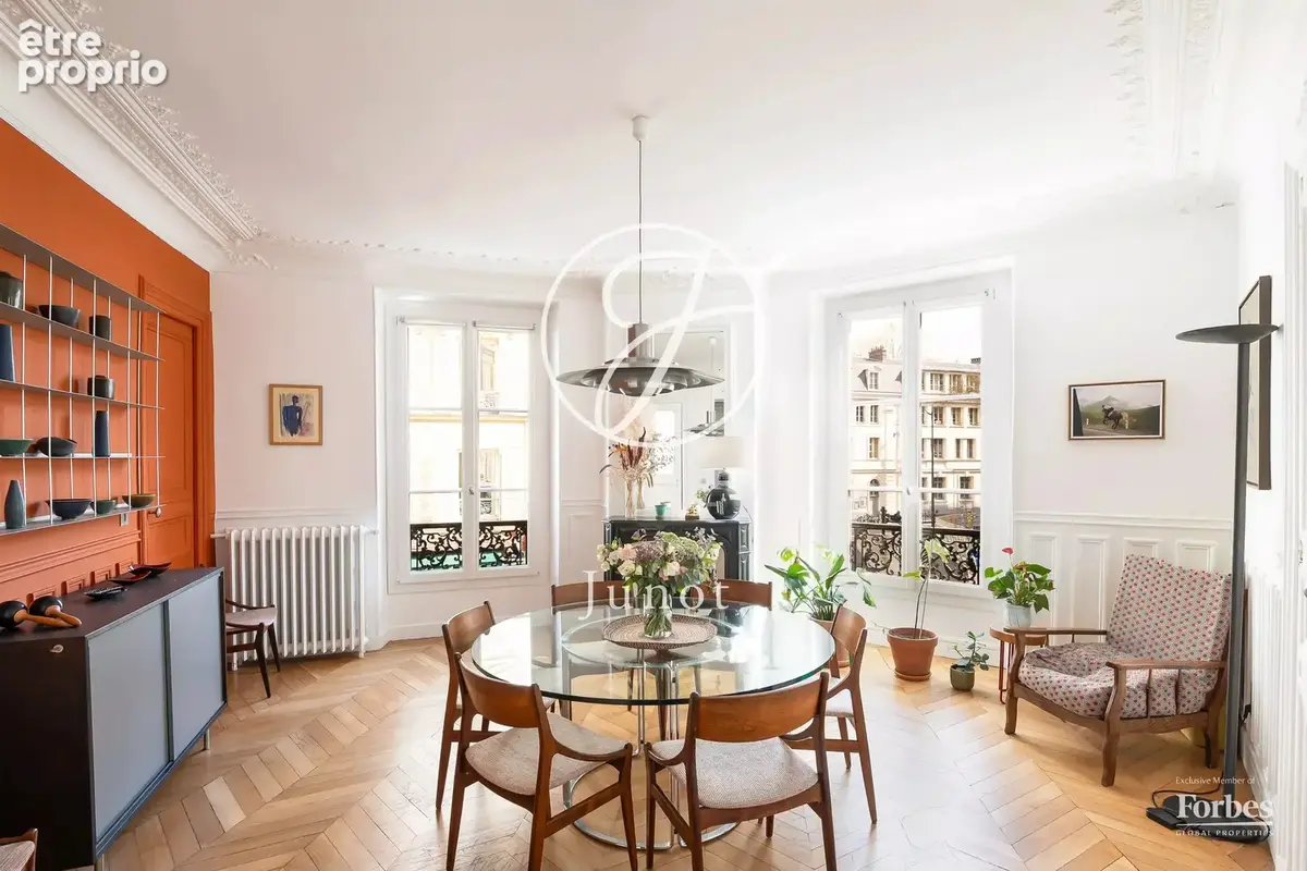 Paris 10e - SAINT-VINCENT DE PAUL - Appartement à vendre - 5 pièces - 114,04m² Carrez - 116,07m² au sol - 2 chambres - Vue dégag - photo 3