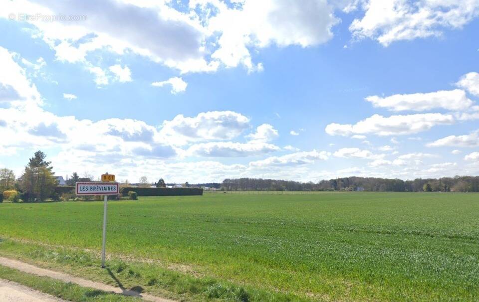 Terrain à LES BREVIAIRES