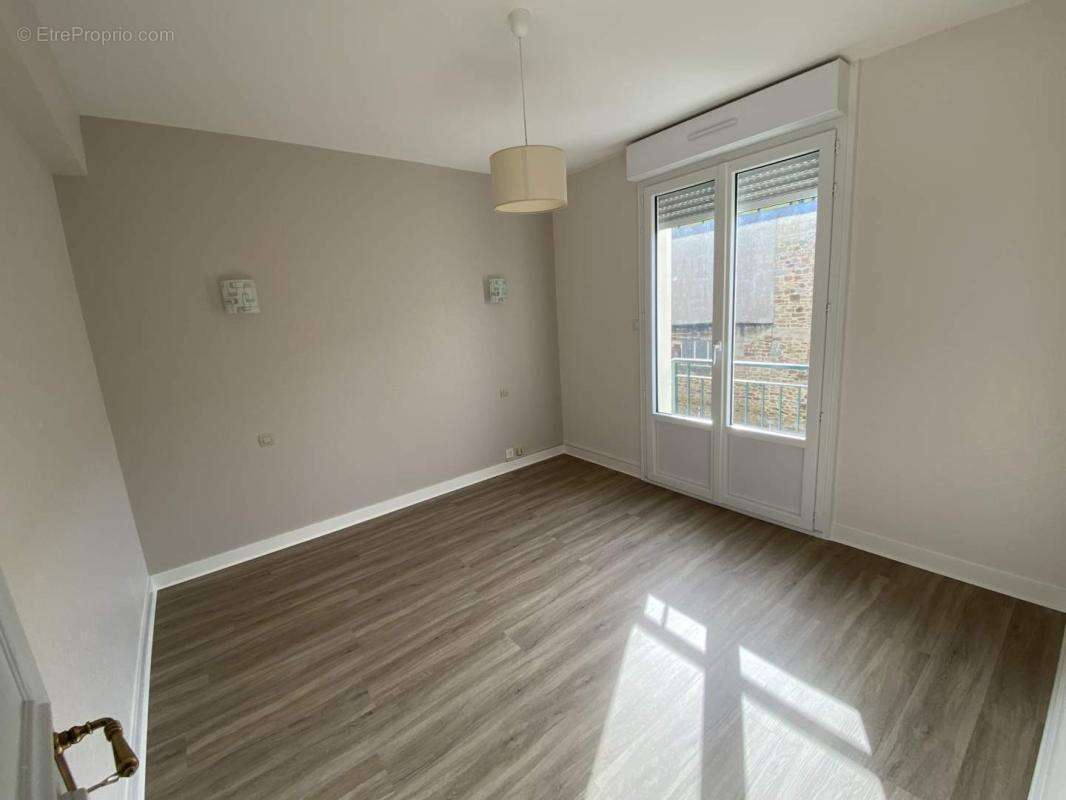 Appartement à FOUGERES