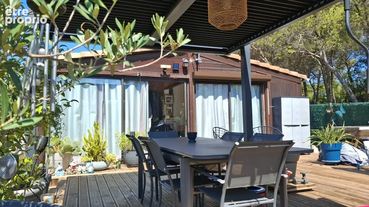Maison à LE CASTELLET