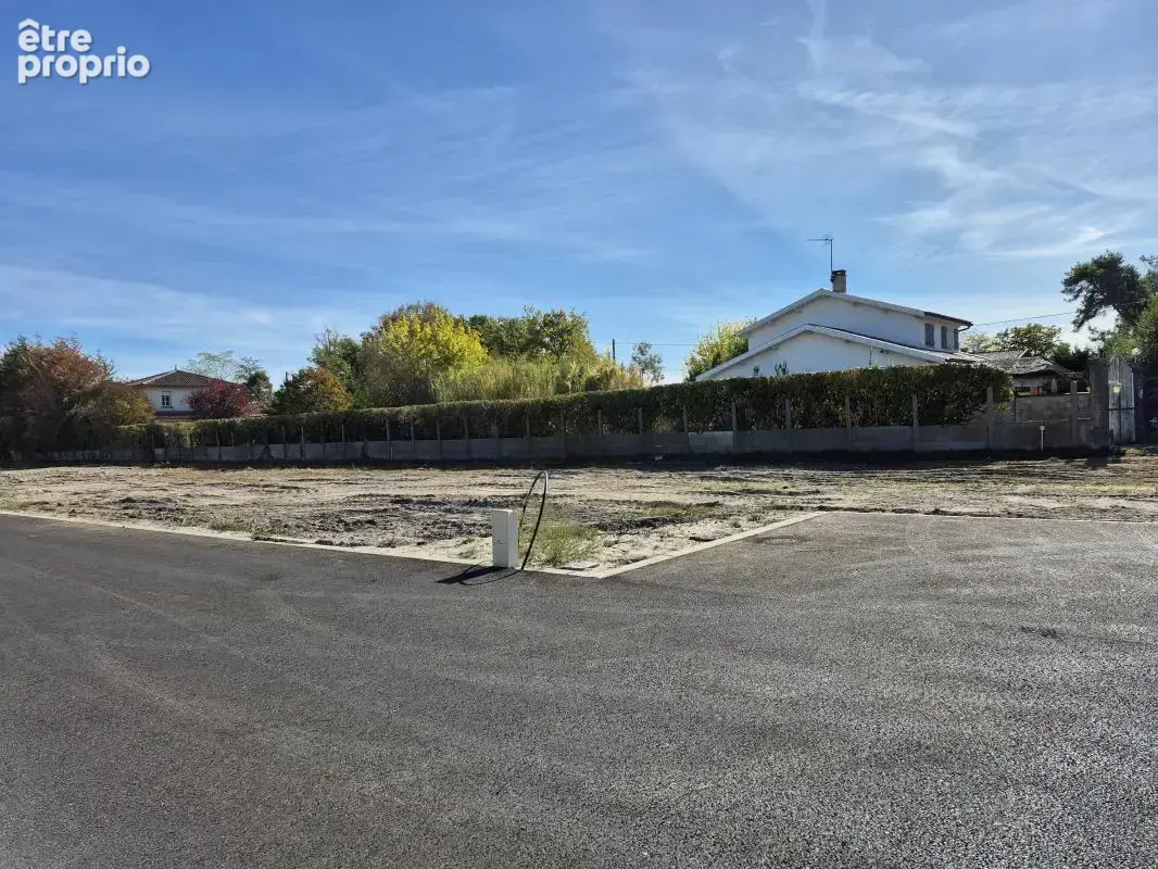 Photo Terrain à Saint-Selve au prix de 135 000€