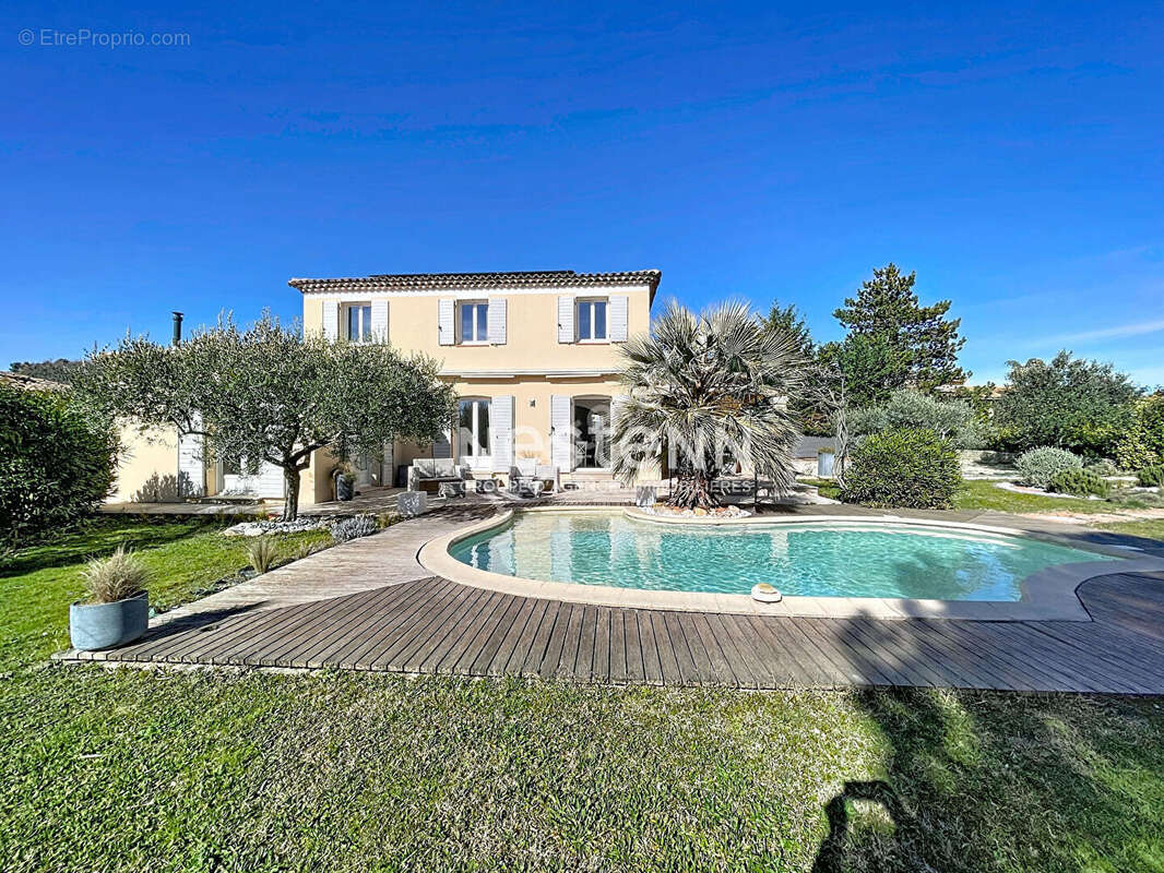 Maison à LA MOTTE-D'AIGUES