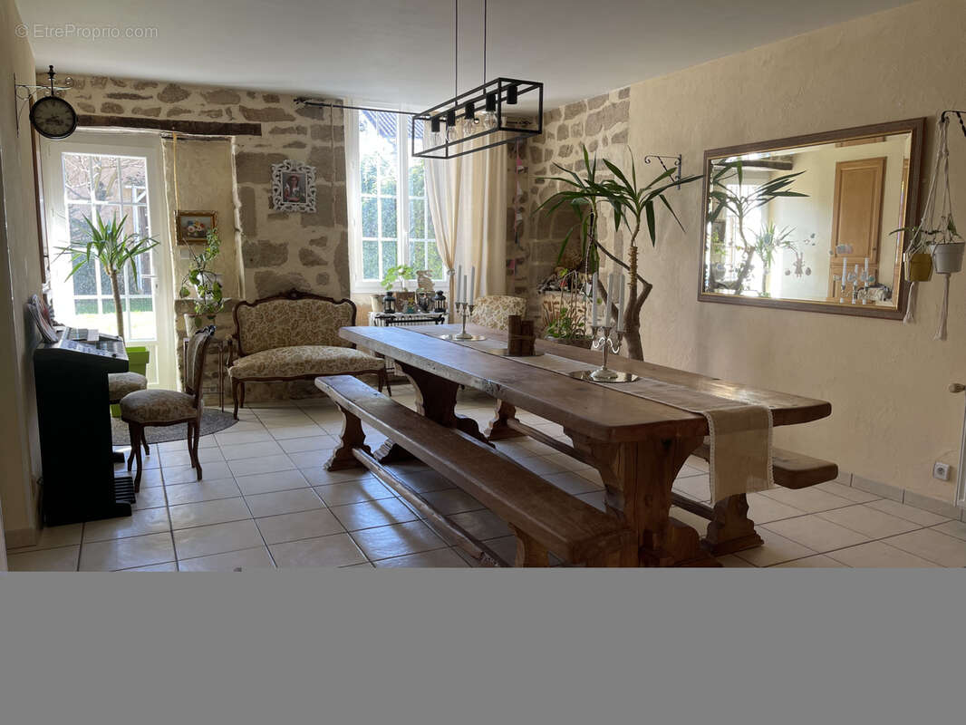 Maison à NANTIAT