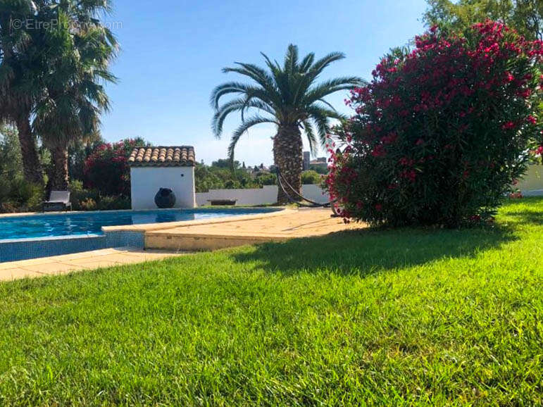 Maison à COURNONTERRAL