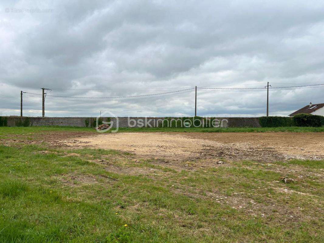 Terrain à ETAMPES