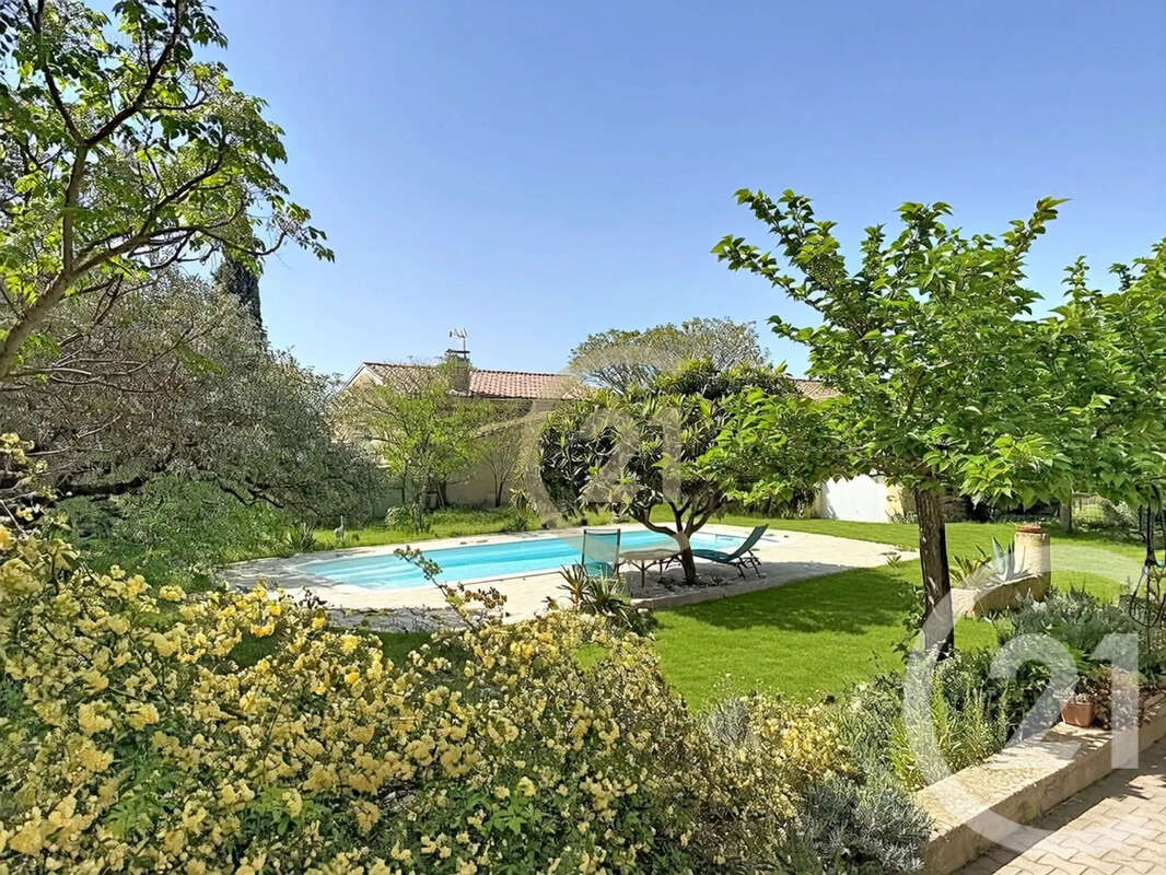 Maison 130 m² à Remoulins  - photo 2