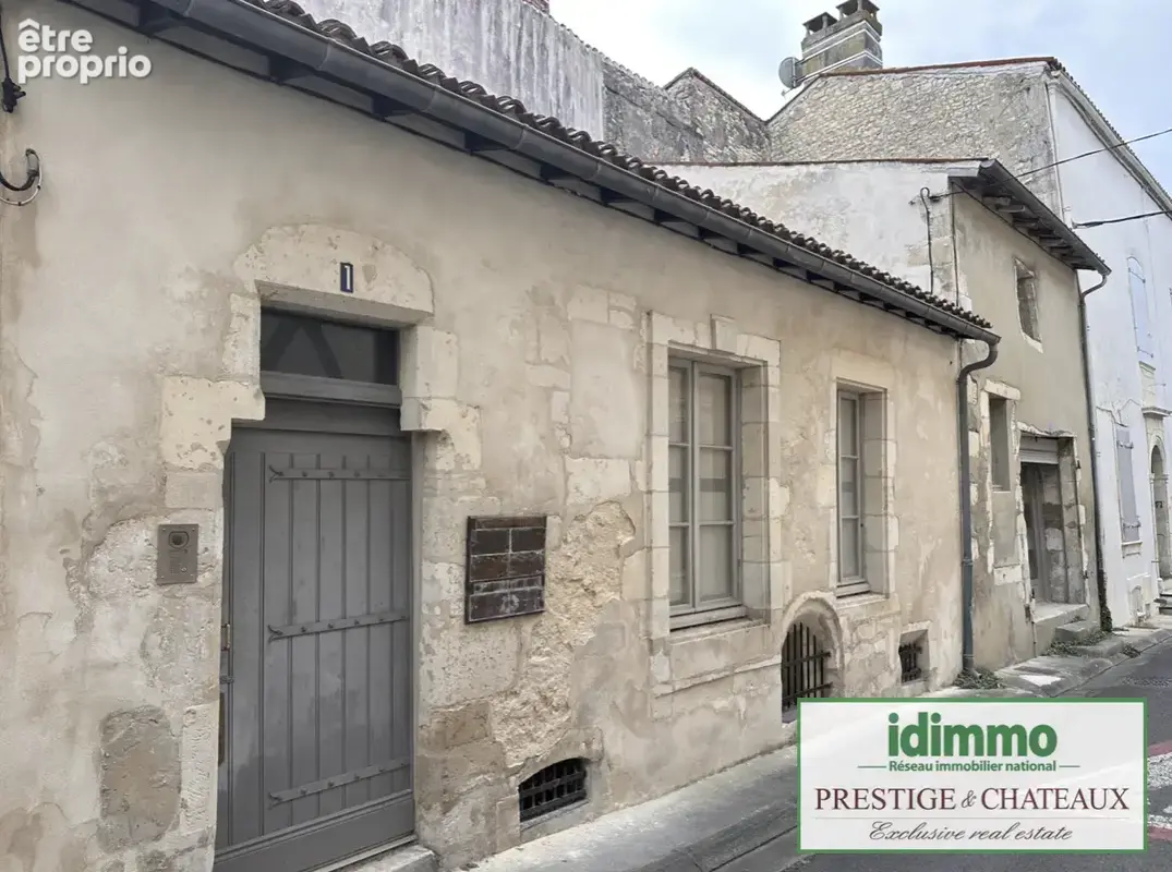 Maison à SAINT-JEAN-D'ANGELY