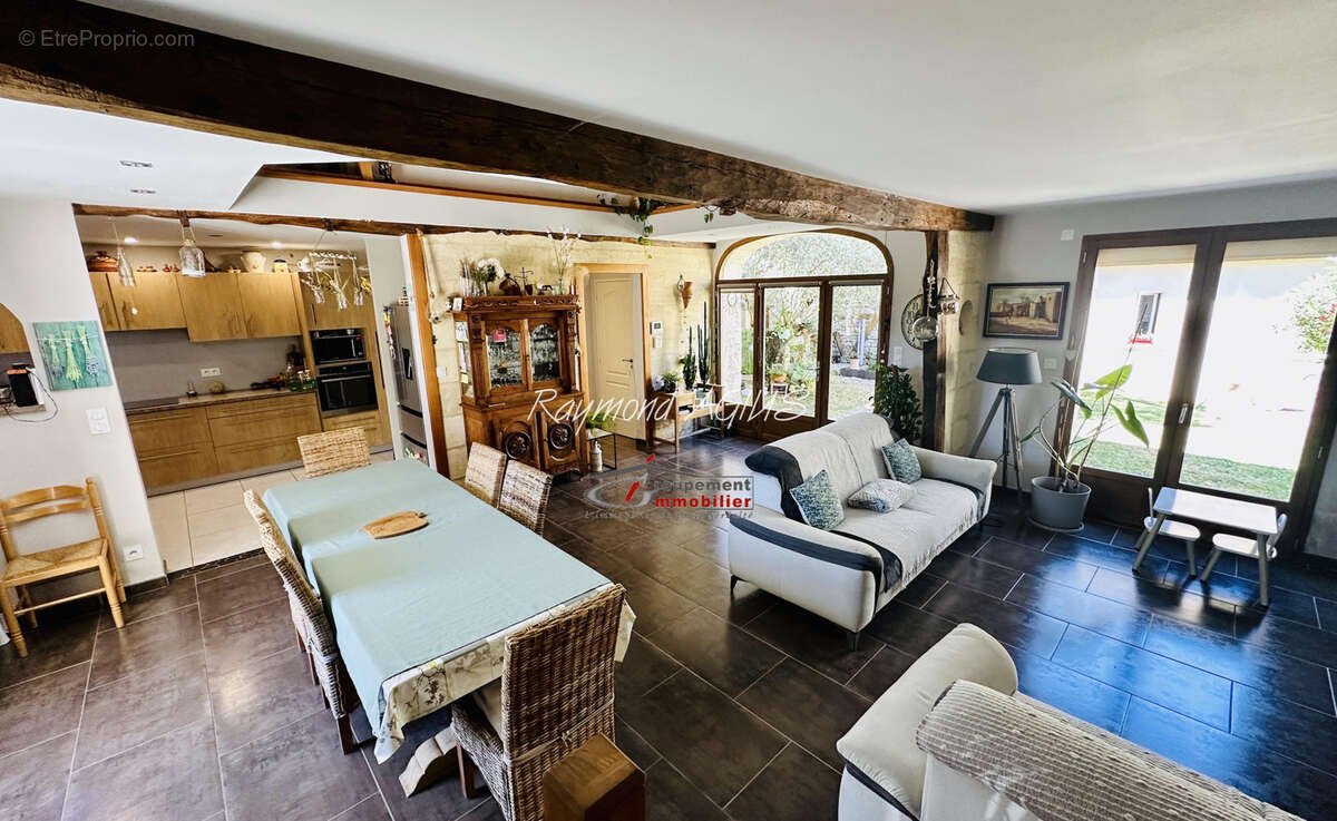 Charmante propriété de village rénovée de 7 chambres avec potentiel de revenus - photo 12
