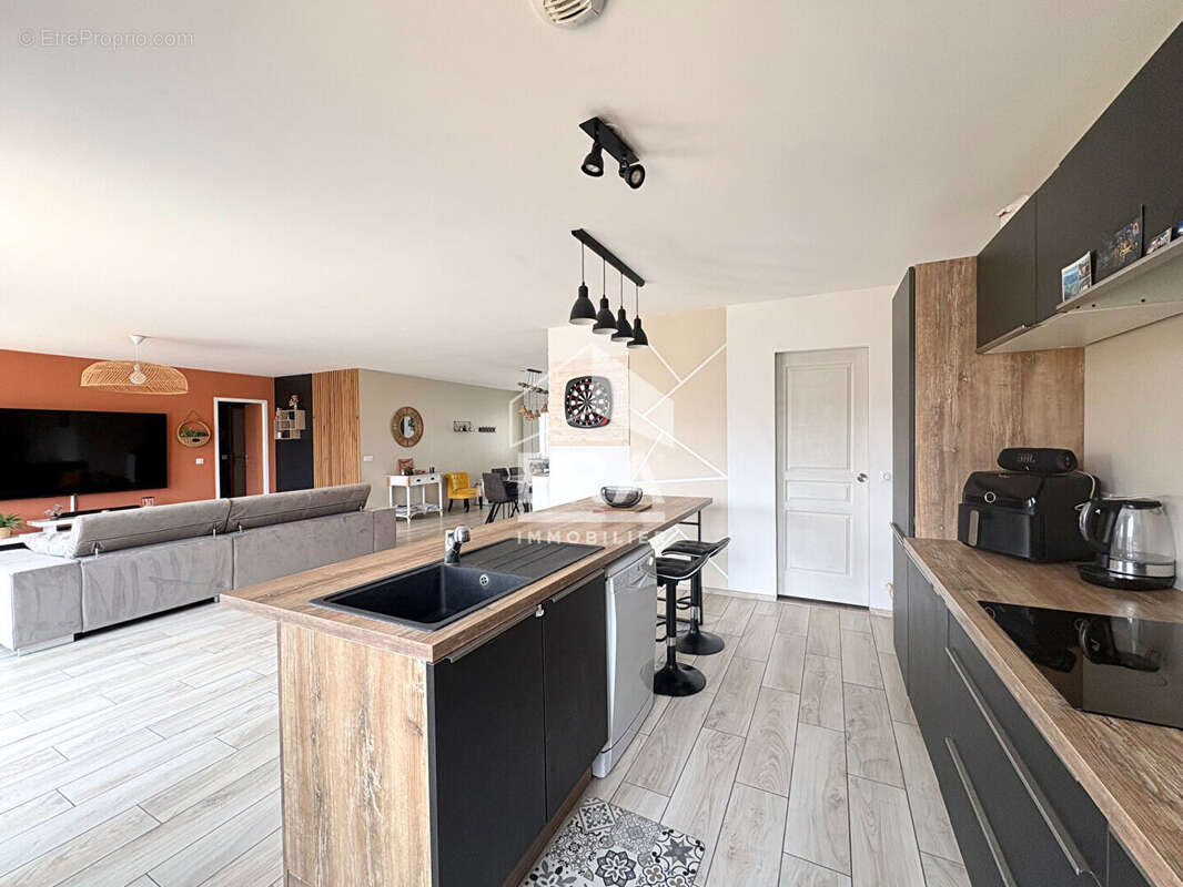Maison recente  a 8 minutes de surgeres/ 3 chambres/ jardin - photo 2