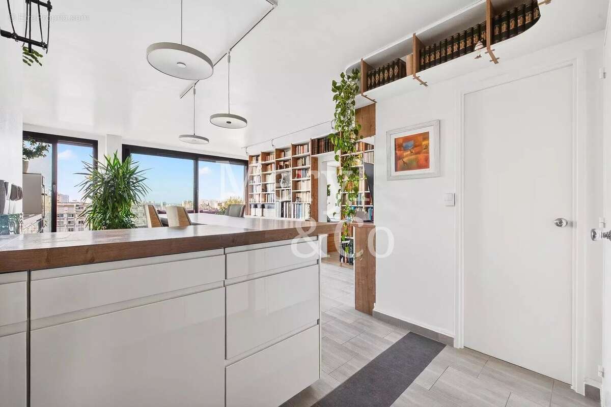 Appartement à PARIS-14E