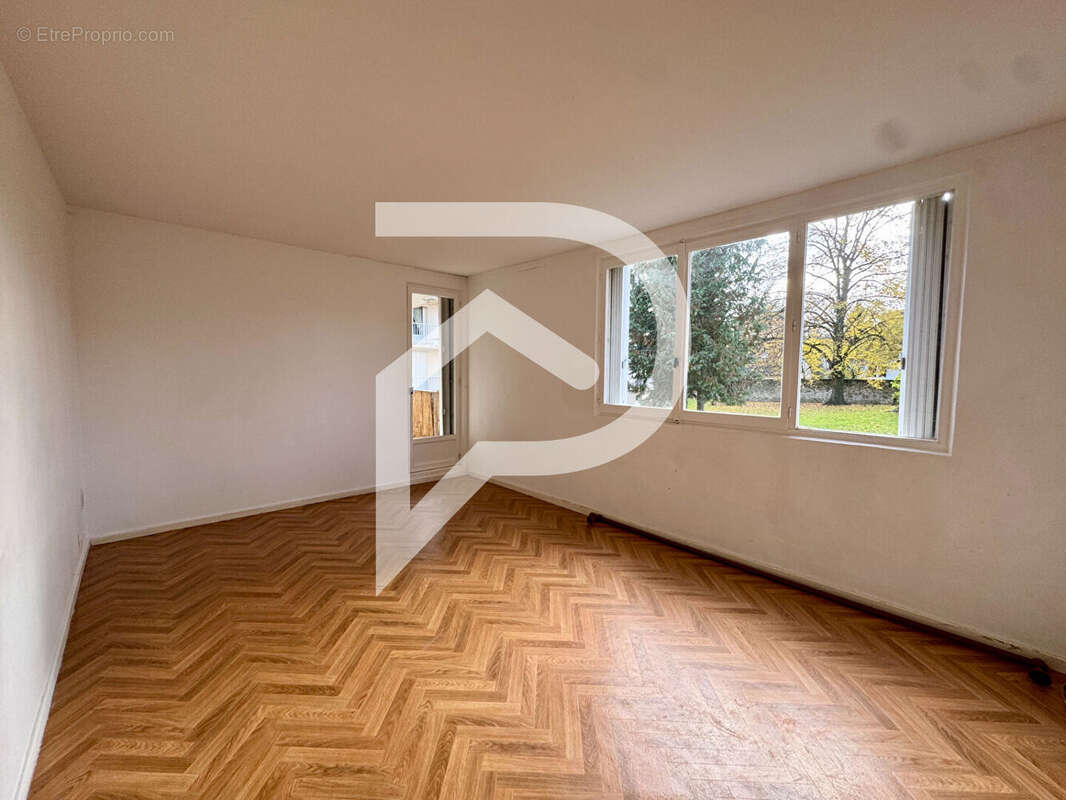 Appartement à MAURECOURT