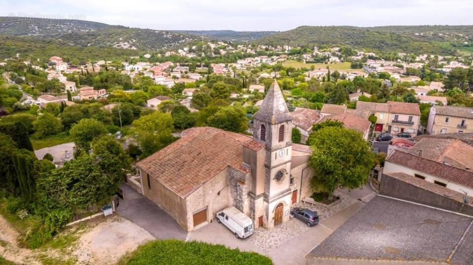 Terrain à REMOULINS