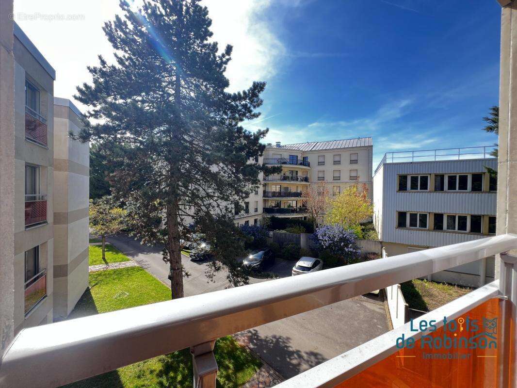 Appartement à LE PLESSIS-ROBINSON