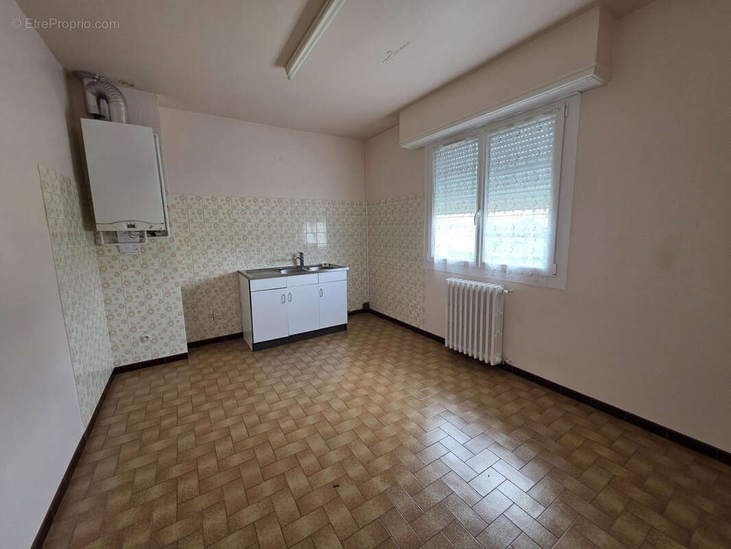 Lourdes   Maison avec deux appartements, grand garage et terrain constructible - photo 13