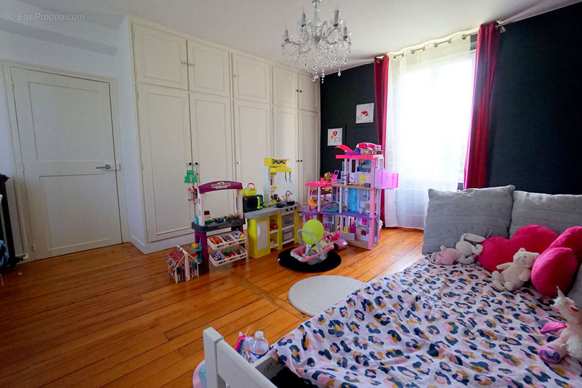 Maison à MEZIERES-SUR-SEINE