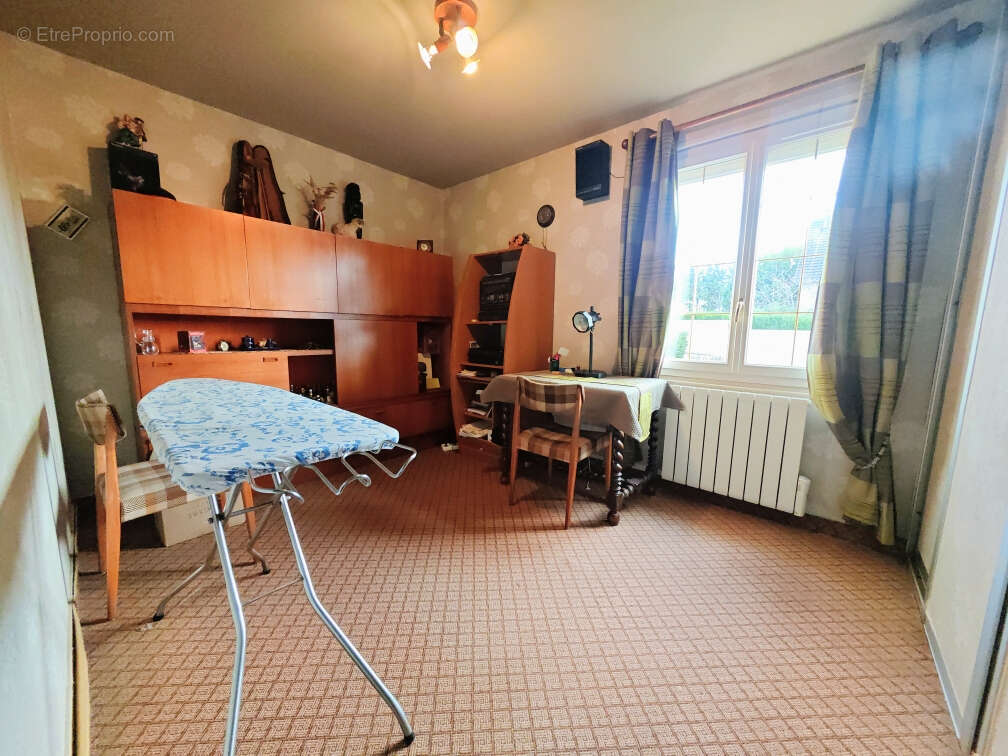 Maison à FONTAINE-LE-PIN