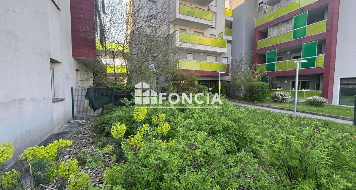 Appartement à DECINES-CHARPIEU