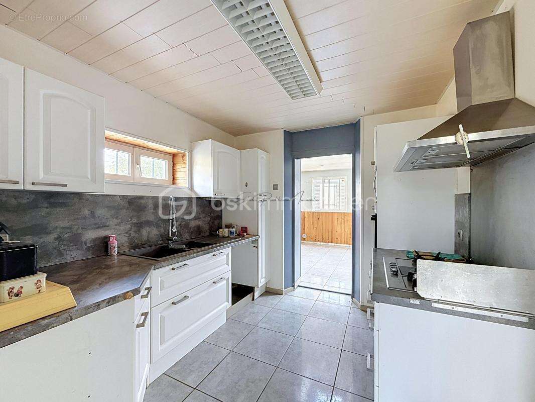 Maison familiale de 103 m² avec 4 chambres, jardin clos et sous-sol complet - photo 16