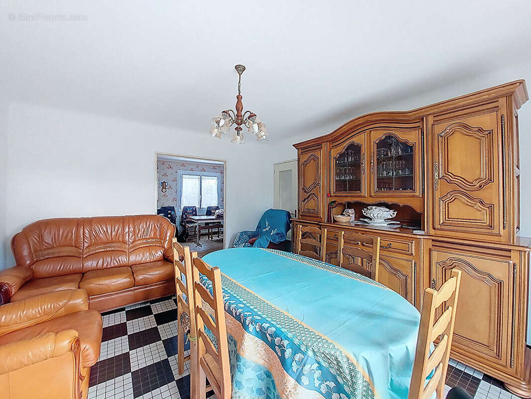 Maison à SAINTE-LUCE-SUR-LOIRE