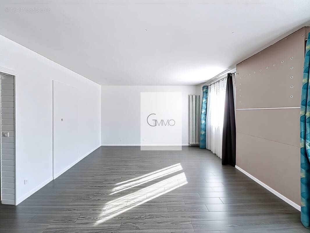 Appartement à L'HAY-LES-ROSES