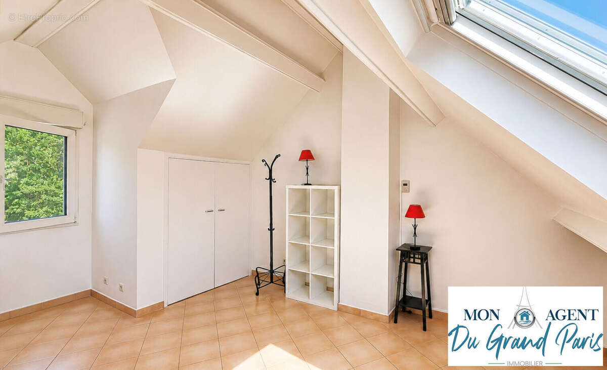 Vente Maison individuelle 245m2 - St Cyr L'ecole proche Buc et Versailles - photo 13