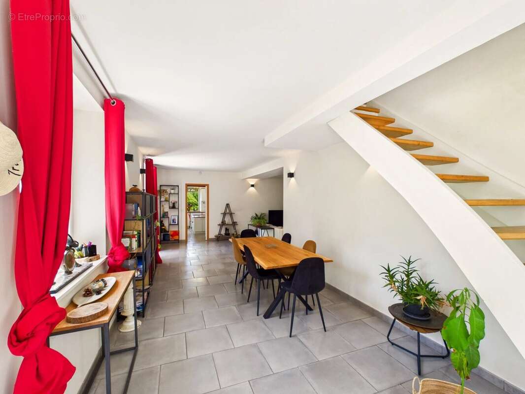 Propriété de charme avec maison d'amis, piscine et dépendances en Dordogne - photo 3