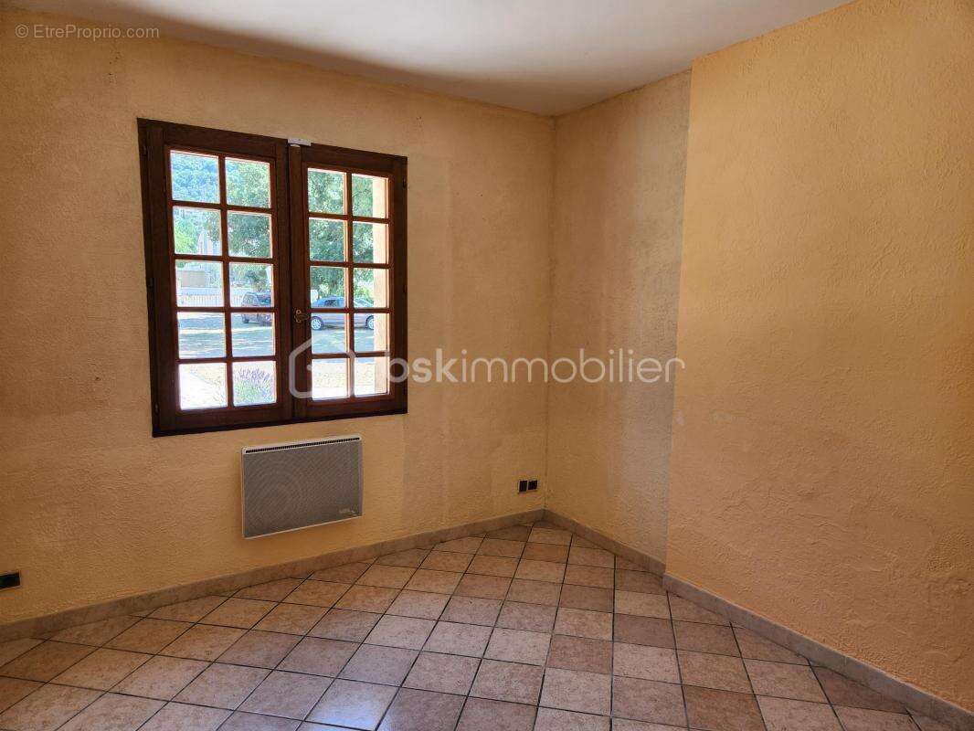 Maison à MALIJAI