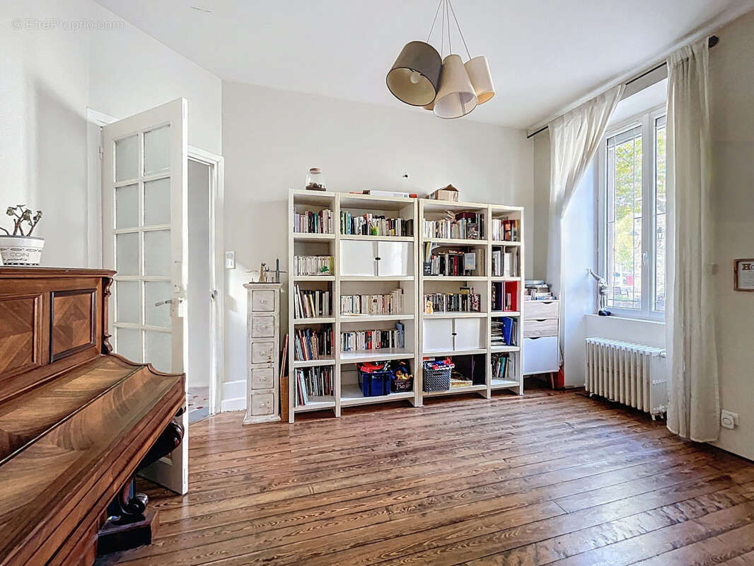 Belle maison familiale de caractère - 6 chambres - 156m2 - photo 11