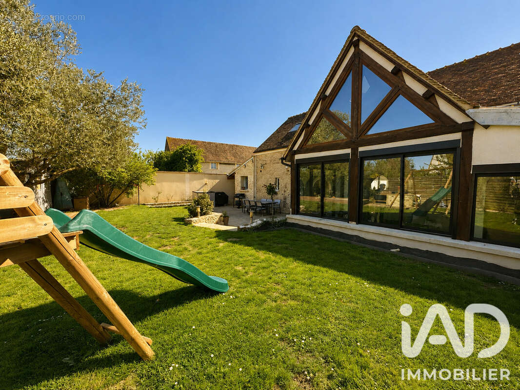 Maison 155 m² à Goussainville  - photo 5