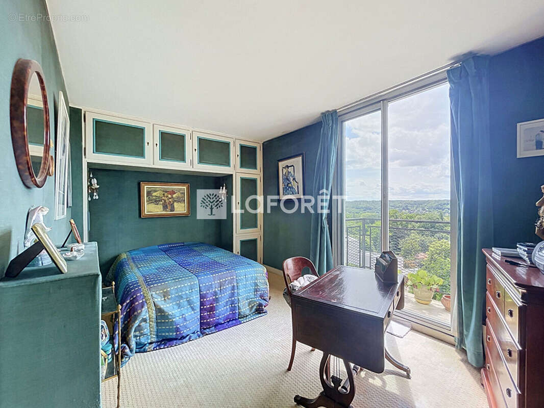 Appartement à LA CELLE-SAINT-CLOUD