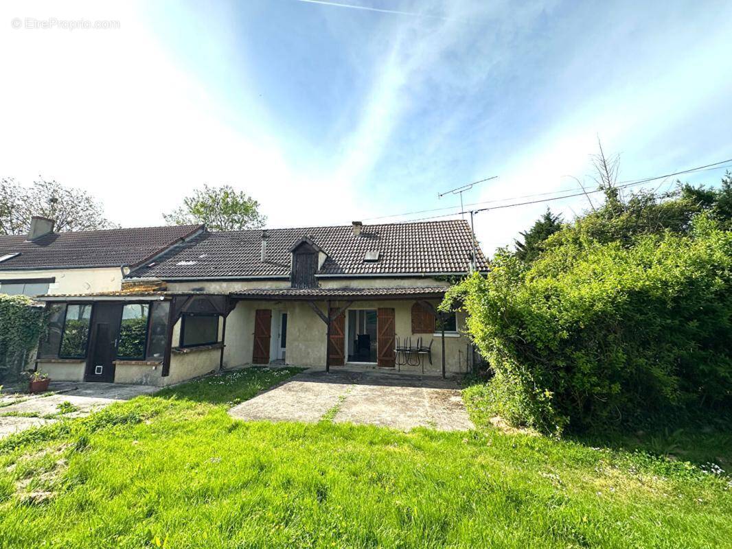Maison à ROUVRES-LES-BOIS