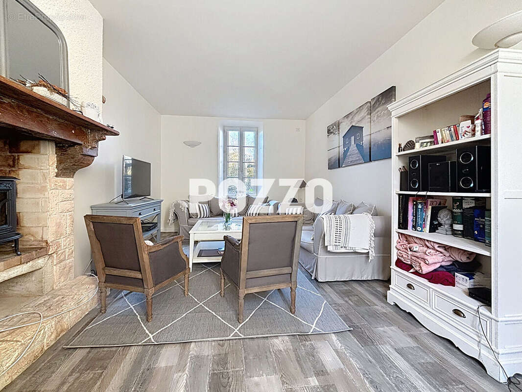 GOUVILLE SUR MER, bourg, maison bourgeoise en bon état général  - 6 pièce(s) - 148 m2 - photo 4