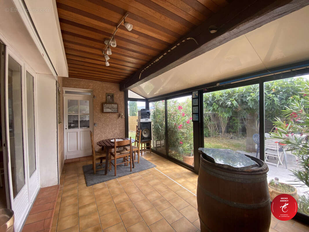 Véranda - Maison à LE MUY