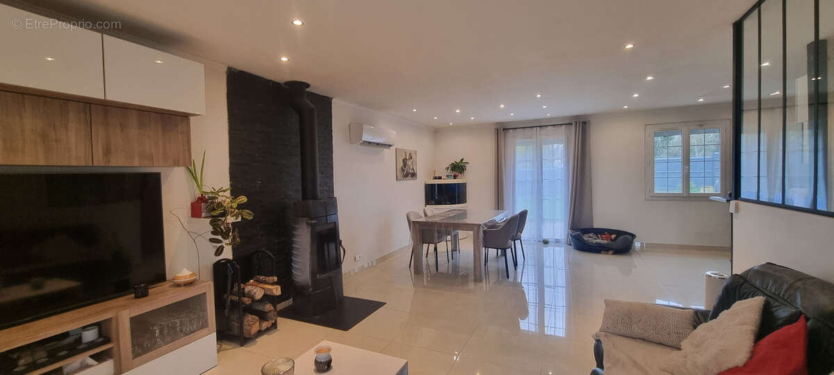 Maison à LONGUEVILLE