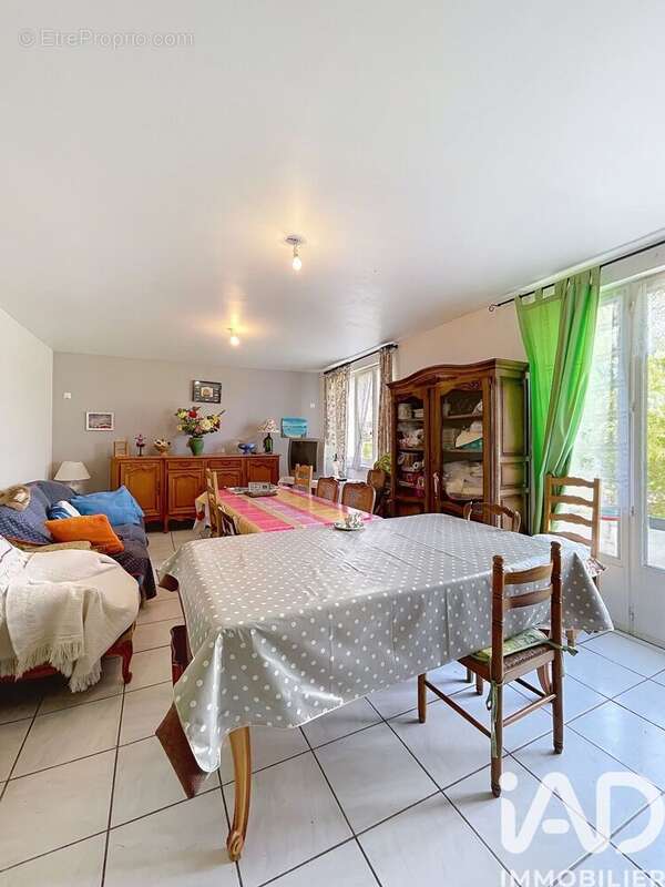 Photo 3 - Maison à DAMPIERRE-EN-BURLY