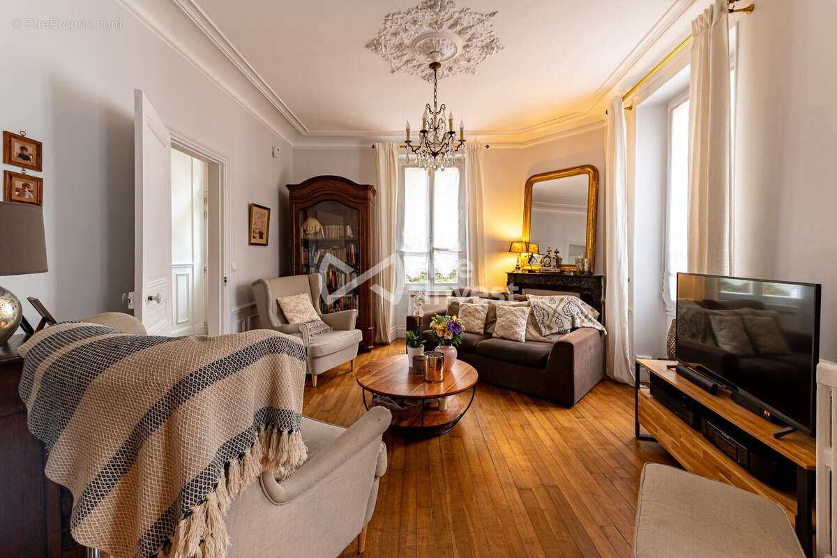 Maison à SAINT-PIERRE-LES-NEMOURS