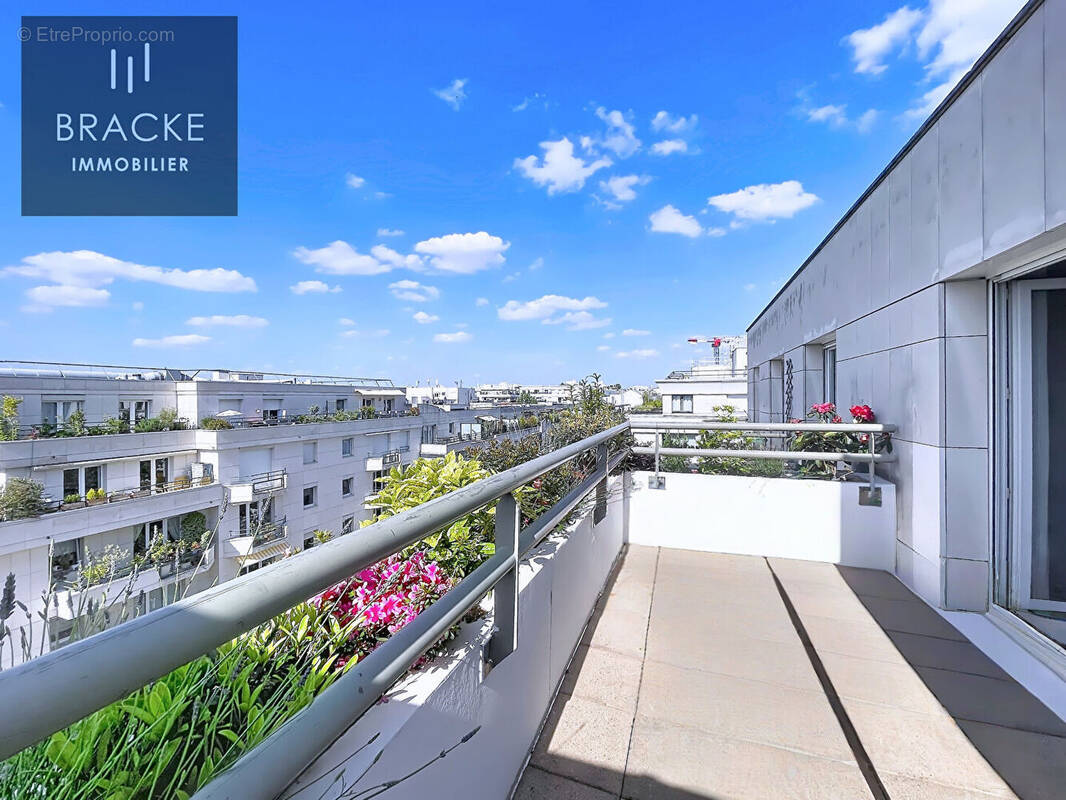 Appartement à COURBEVOIE