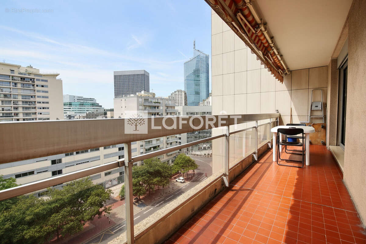 Appartement à COURBEVOIE